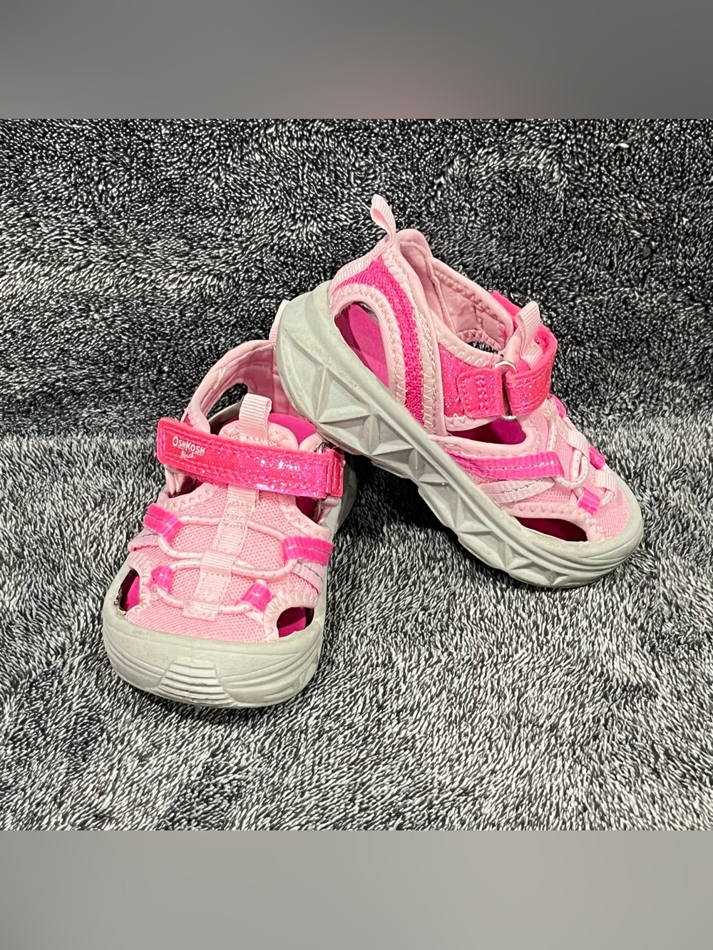 OshKosh B'gosh toddler girls pink sandals size 5